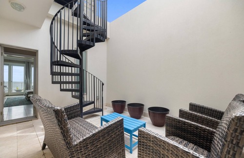 Folly Beach House | Endless Ocean Views, Walk Everywhere
