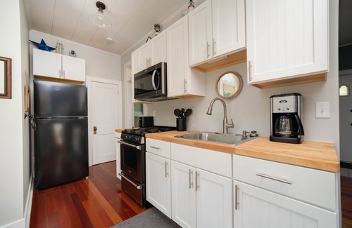 South Haven Condo | Endless Summer- heated pool- close to beach