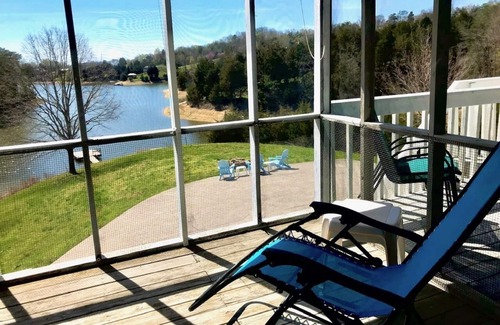Dandridge Cottage | Endless Summer - Lakefront, 3 BD 2 BATH Gentle Slope DOCK, WIFII