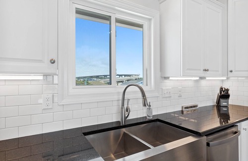 Holden Beach House | "Endless Summer" Oceanfront! Private Pool & Beach Access, Elevator, Tiki Bar, Pool Table!