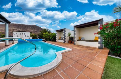 Playa Blanca House | Endless Summer - Private Pool and BBQ by Lanzarote Vacation Homes