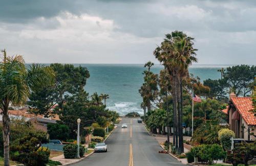 Ocean Beach House | Endless Summer Retreat - Beach - AC - Shops