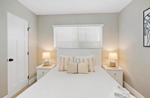 Ocean Beach House | Endless Summer Retreat - Beach - AC - Shops