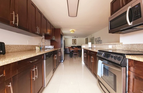 Riverside Park Apartment | Endless Summer Rental 3 Bedroom 2 Bath - Entire Apartment