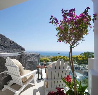 Fira Apartment | Endless Traditional Houses