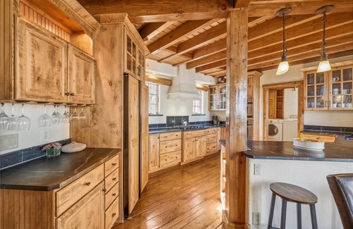 Silverthorne House | Endless Trails Cabin: Secluded Home Right Off the Golf Course!