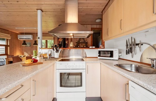 Vemb House | "Engeline" - 300m to the inlet by Interhome