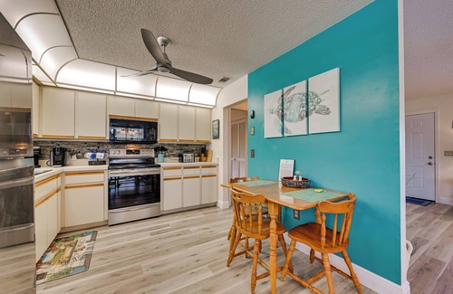 Englewood East House | Englewood Home w/Saltwater Pool: 6 Mi to Beach!