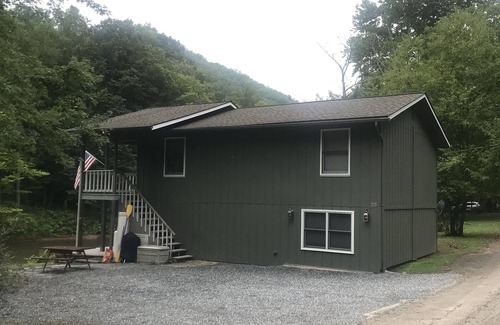 Whittier House | English River Cottage Tuckasegee River 15 minutes away from Cherokee