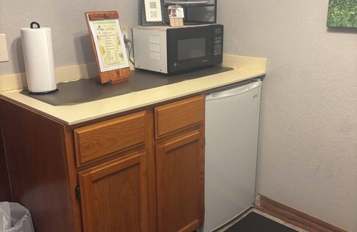 Norman Apartment | English Room at Whispering Pines Inn