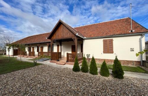 Foieni House | Engstliz House