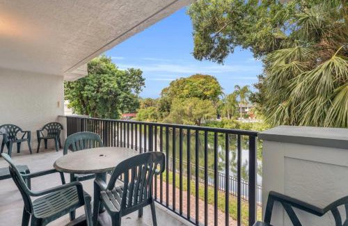 Park Shore House | Enit Unit -Close to Elevator and Pool Views
