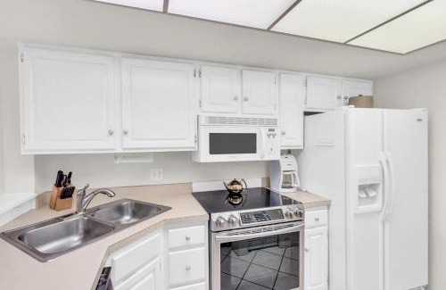 Park Shore House | Enit Unit -Close to Elevator and Pool Views