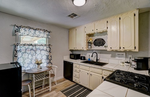 Medicine Park House | Enjoy 360 Mountain views at 3BR House
