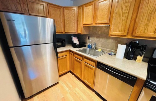 Elkins Park Apartment | Enjoy a comfortable stay in this cozy 1-bedroom apartment in Elkins Park, PA