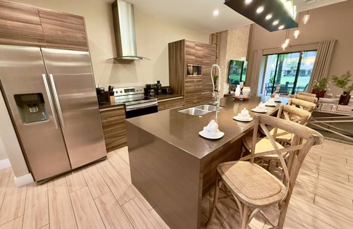 Florida Central Atlantic Coast House | Enjoy a cozy and unique stay in the heart of Magic Village.