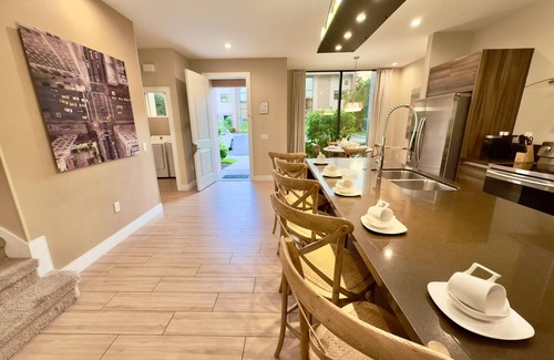 Florida Central Atlantic Coast House | Enjoy a cozy and unique stay in the heart of Magic Village.