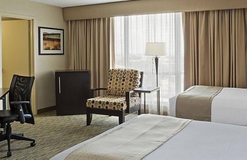 Miami Springs Hotel | Enjoy a Hassle-Free and Suiting Stay! Onsite Pool, Minutes to Marlins Park