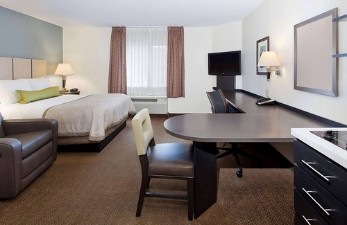 Horsham House | Enjoy a Hassle-free and Soothing Stay! Free Parking, Pet-friendly Property
