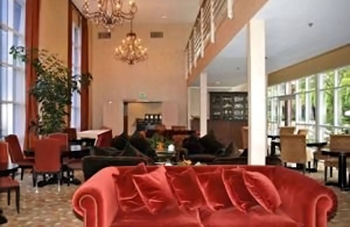 Cupertino Hotel | Enjoy a Hassle-free Stay! Free Parking, Onsite Pool, Minutes to Franco Park