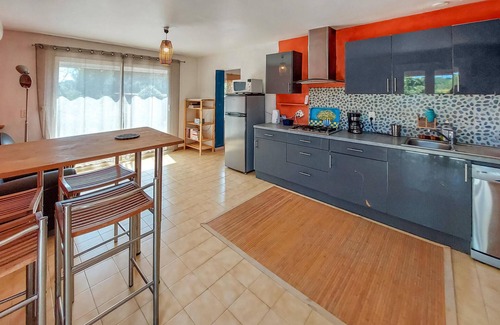 Cabrials House | Enjoy a quiet and relaxing vacation in this pleasant cottage in the countryside.