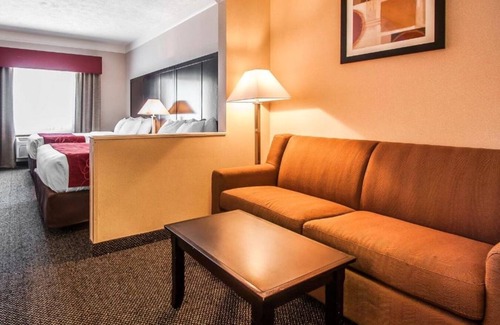 Oatfield House | Enjoy a relaxing stay in Clackamas!