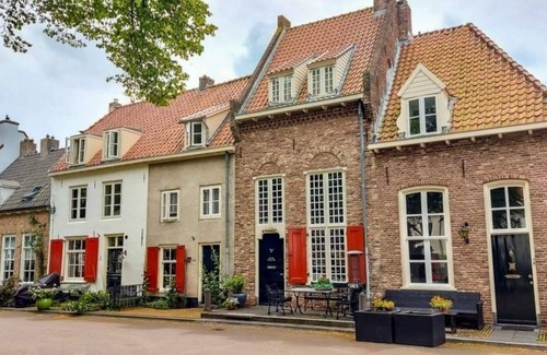Municipality of Harderwijk House | Enjoy a romantic overnight stay for two in bustling Harderwijk!