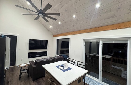 North Lake George Apartment | Enjoy a stylish experience at this centrally-located place.