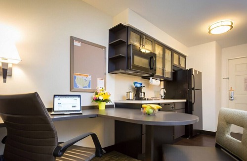 Sidney House | Enjoy a Wonderful Stay in a Fully Furnished Suite