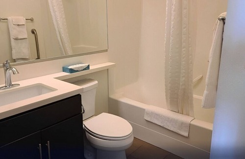 Sidney House | Enjoy a Wonderful Stay in a Fully Furnished Suite