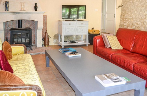 Velines House | Enjoy a wonderful time in this inviting vacation home in an idyllic location.