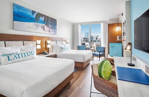 Sobro Hotel | Enjoy Amazing Perks! 4 Spacious Units, Outdoor Pool, Minutes to Nashville Zoo