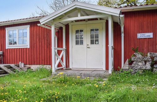 Hjorted House | Enjoy an unforgettable stay in this inviting vacation home with some sea view.