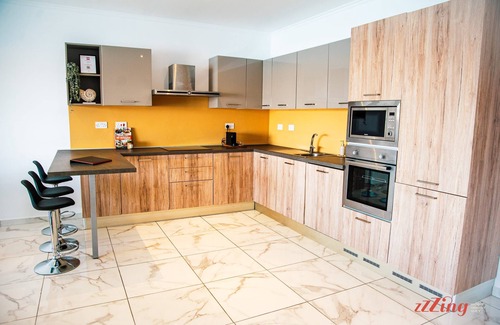 Għadira Apartment | Enjoy Beach Sea Views in a Modern 3 BR APT - 4