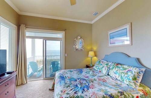 St. George Island House | Enjoy Beachfront Vistas from Prvt. Pool and Decks! Plantation, Pets Welcome, 6BR/6BA "Aqua Vista"