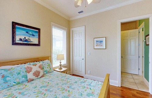 St. George Island House | Enjoy Beachfront Vistas from Prvt. Pool and Decks! Plantation, Pets Welcome, 6BR/6BA "Aqua Vista"