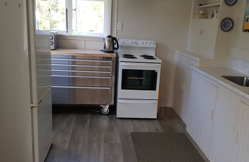 Okiwi Bay Cottage | Enjoy beautiful Okiwi Bay