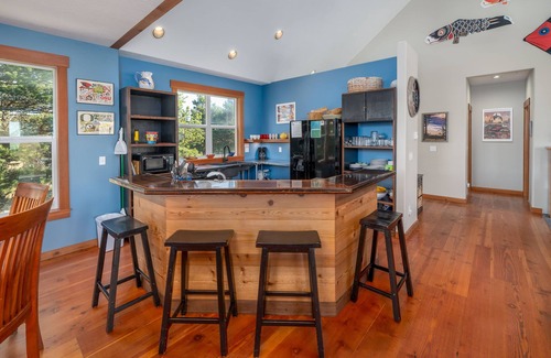 Kiwanda Shores House | Enjoy Bliss in Pacific City, Dogs OK, Walk to Beach, Close to Town, Deck