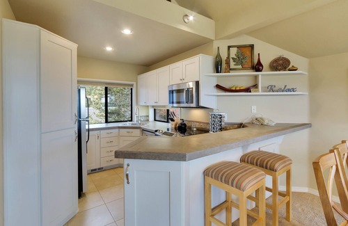 Century West Condo | Enjoy Deschutes River Views from Beautiful 2-Bedroom Mt. Bachelor Village Condo
