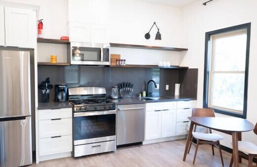 Old Mountain View Apartment | Enjoy DT Mountain View Apt | Castro St | 1BR/1BA