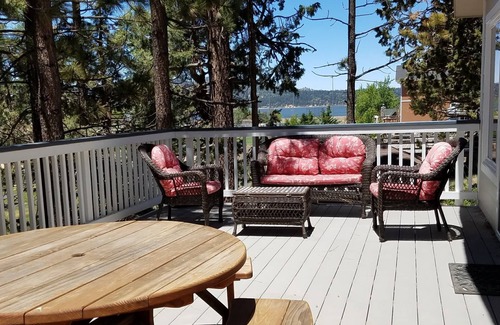 Big Bear Lake Cabin | Enjoy Eagle's Haven! Lake View - Pet Friendly - Walk to Park & Lake - Hot Tub