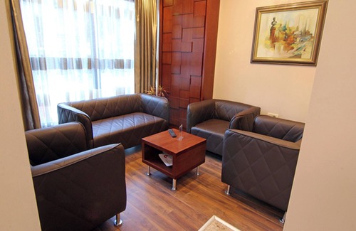 Centar House | Enjoy Free Breakfast and Fitness Center Steps from Skopje's Cultural District