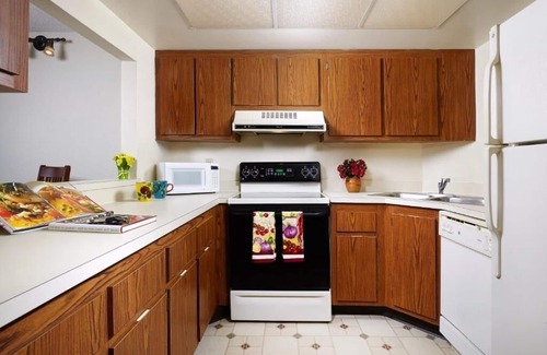 Moorings House | Enjoy Garden Views in a Clean, Spacious Room at Naple