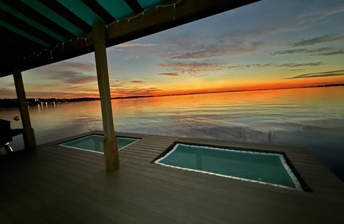 Clermont House | Enjoy lake life at The Dome for remote work, triathlons, or Disney! Relax& Enjoy