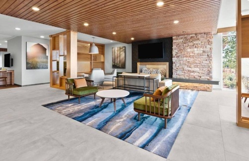 Poulsbo House | Enjoy large rooms and beautiful views while visiting Poulsbo