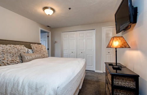 North Park City Condo | Enjoy Luxury Resort Amenities in the Heart of Old Town Park City! Snowblaze 205