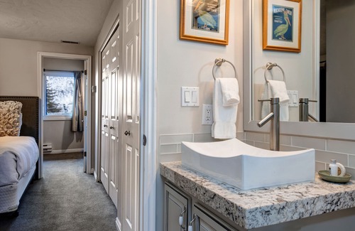 North Park City Condo | Enjoy Luxury Resort Amenities in the Heart of Old Town Park City! Snowblaze 205