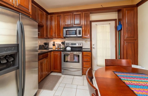 San Pedro Condo | Enjoy ocean and beach views from this 2 bedroom condo - Gold Standard Approved