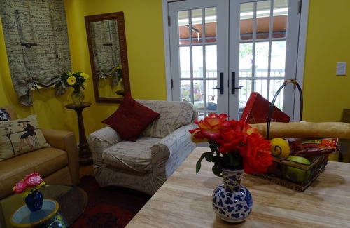 Orange House | Enjoy Old Towne Orange/Disneyland/Beaches/Chapman University