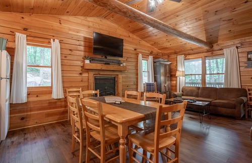 Shell Knob Cabin | Enjoy Sassafras cabin on the shores of Table Rock Lake